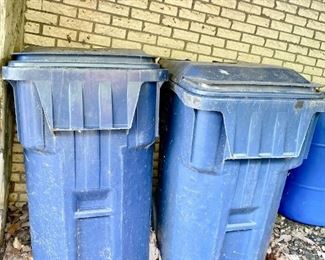 96 gallon rolling trash cans