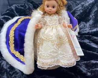 Madame Alexander Queen Elizabeth II Limited Production Doll Manufactured in 1992 Only