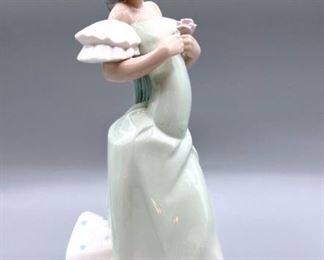 Vintage Nao by Lladro Daisa Collection