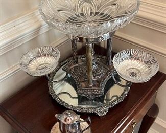 Silverplate Centerpiece and mirrored plateau