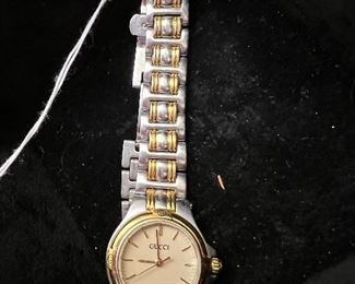 Gucci woman’s watch 90401