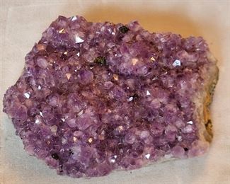 Amethyst Geode Raw Crystal Cluster 15.2 oz