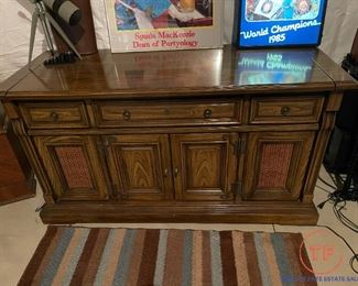 Vintage Magnavox AM/FM, Turntable and 8 Track Console Cabinet