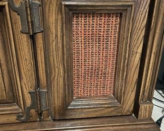 Vintage Magnavox AM/FM, Turntable and 8 Track Console Cabinet