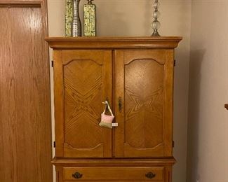 4 Piece Wood Bedroom Set