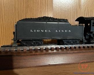 Lionel 773 4-6-4 Scale Hudson & 2426W Tender with Train Track Display