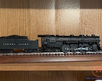 Lionel 773 4-6-4 Scale Hudson & 2426W Tender with Train Track Display