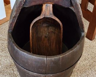 Primitive Bucket and Scoop