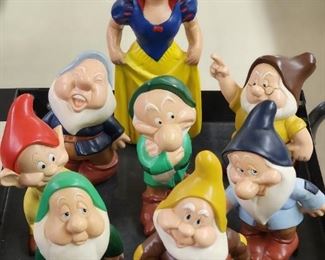 Chalk Snow White
Ceramic Dwarfs