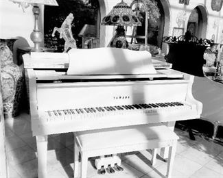 Yamaha Grand Piano, Model G1 with matching bench