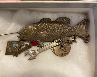 Fish Pin