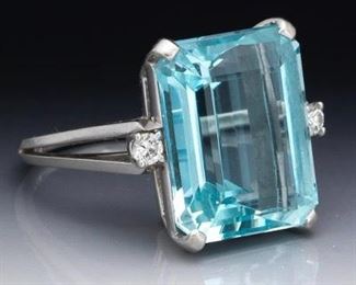 Ladies Gold and 20 ct Aquamarine and Diamond Ring 