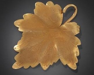 Ladies Gold Leaf Brooch 