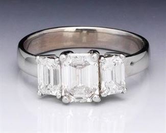 Ladies ThreeDiamond Ring 