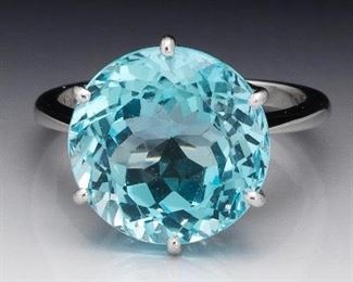 Ladies Topaz and Gold Ring 