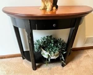 Distressed wood finish side table with drawer