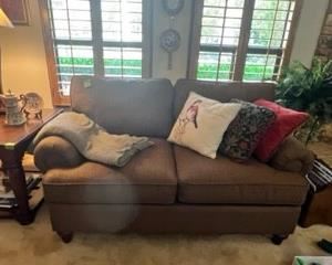 Pristine brown toned, textured upholstery love seat 70"W x 38"D x 36"H