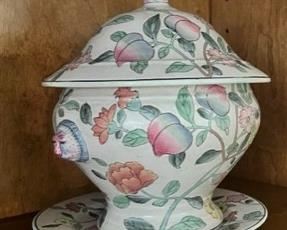 Porcelain soup tureen and plate