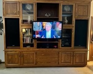 Just the speakers here, and also a stereo system and Sony Blu Ray Player (in right hand cabinet)