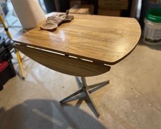 . . .cute Formica table