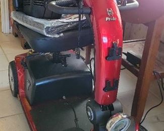 001 Pride Victory Motorized Cart