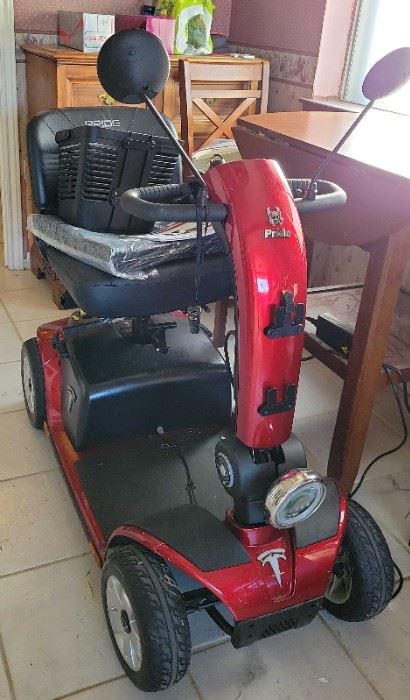 001 Pride Victory Motorized Cart