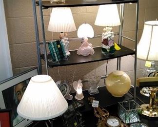 Various table lamps.