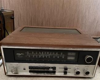 McIntosh Mac 1900 Am/Fm Solid State Stereo Receiver