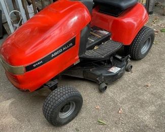 Arco Allis riding lawnmower