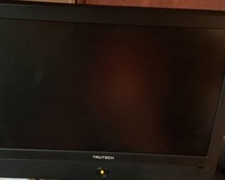 18in Trutech TV with Remote