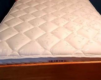 Full Size Bed with Wood Headboard and Footboard and Sealy Mattress and Box Springs