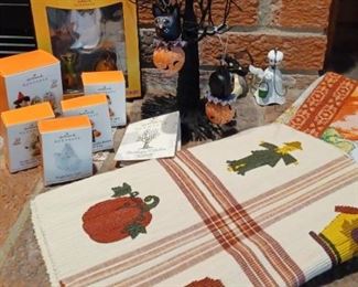Hallmark Halloween 5 Keepsake Ornaments, The Old Oak Tree, ScoobyDoo, 2 Placemats, 1 Runner, Etc.