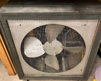 COMMERCIAL ROLLING BOX FAN. BIG
