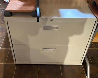 LARGE 2 DRAWER FILE CABINET. 