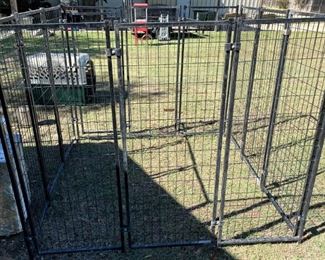 VERY NICE DOG RUN/KENNEL