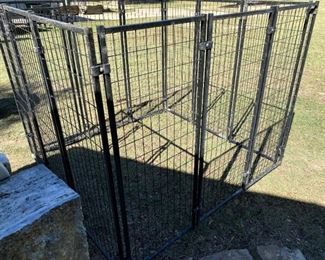VERY NICE DOG RUN/KENNEL