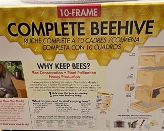BRAND NEW UNOPENED BEGINNERS 10 FRAME BEHIVE WITH ACCESSORIES.