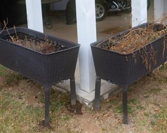 Pair of Raised Garden Stands