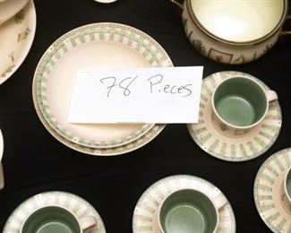 Phaltzgraff Floral Dinner Service Set wit 78 Pieces and Santa Claus / Christmas
