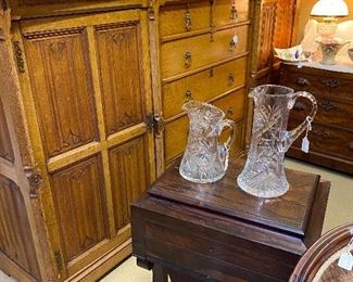 Meeks dressing table 