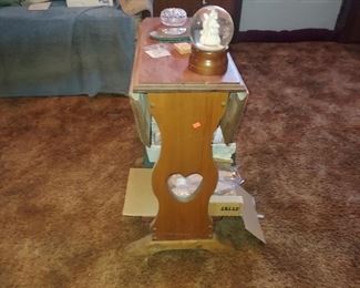 Side drop leaf table 