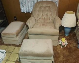 2 ottoman 
Swivel chair with ottoman 