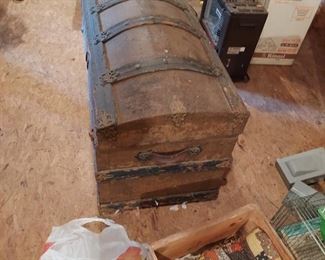 Vintage chest 