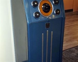 Mattern X-ray Machine, 47" x 20" x 16"