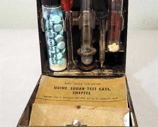 Vintage Eli Lilly Urine Sugar Test Kit In Hard Plastic Storage Case