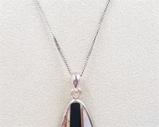 925 silver necklace teardrop pendant with onyx and mother of pearl 9.4 grams $50