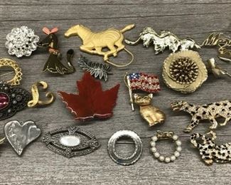 Costume jewelry brooches swan leopard american flag leaf heart $5 each or all for $40
Lot B8
