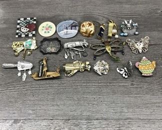 Brooches $5 each
Lot is missing 