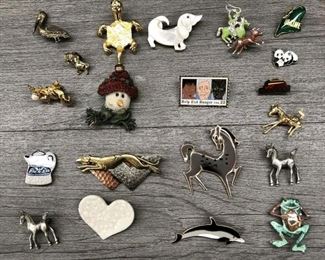 Costume jewelry lot of brooches and pins $40 for all or $5 each
Lot is missing 