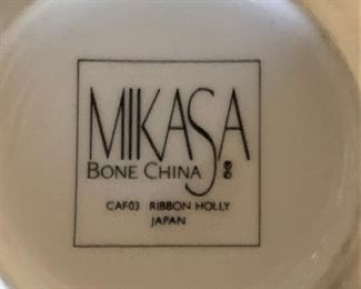 Mikasa "Ribbon Holly" bone china